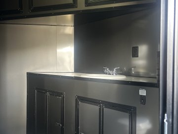 8.5'x34' Panther Enclosed thumbnail 6