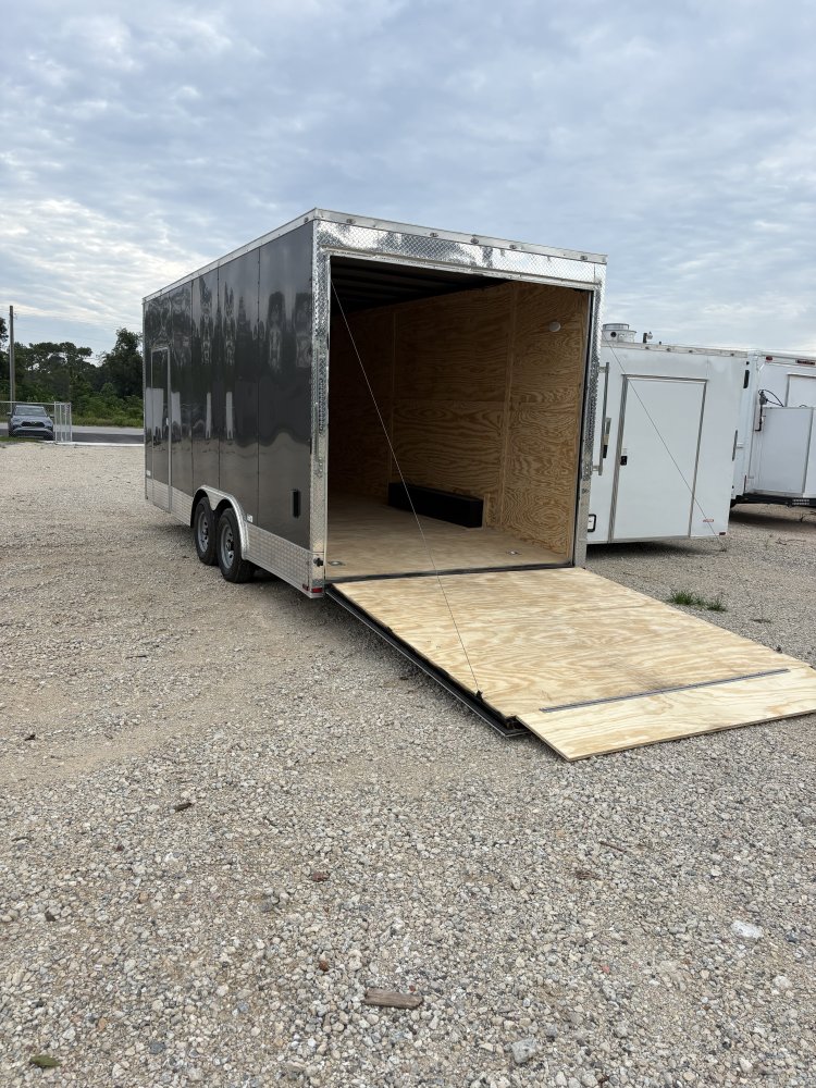8.5'x20' Panther Enclosed