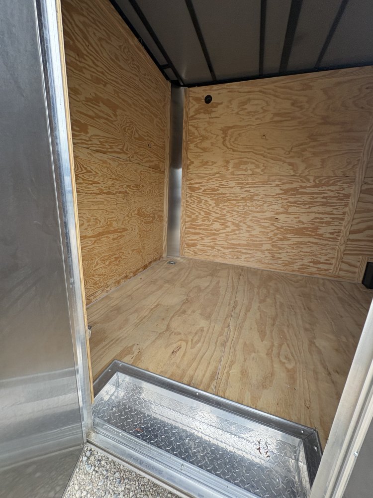 8.5'x20' Panther Enclosed