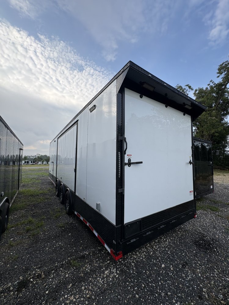 8.5'x32' Panther Enclosed