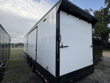 8.5'x32' Panther Enclosed thumbnail 4
