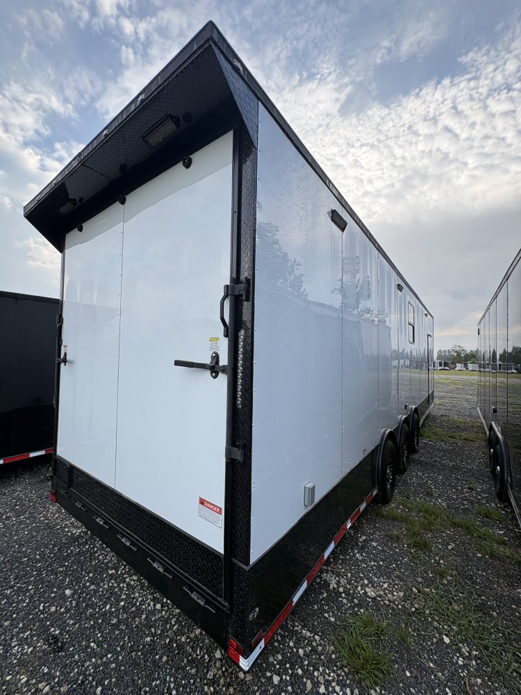 8.5'x32' Panther Enclosed