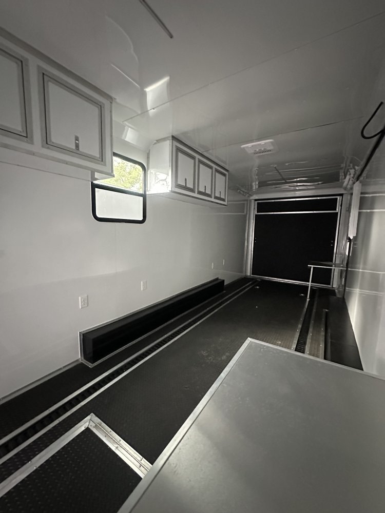8.5'x32' Panther Enclosed