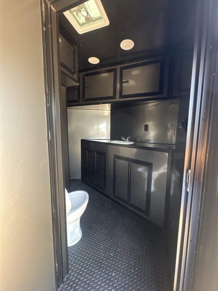8.5'x34' Panther Enclosed