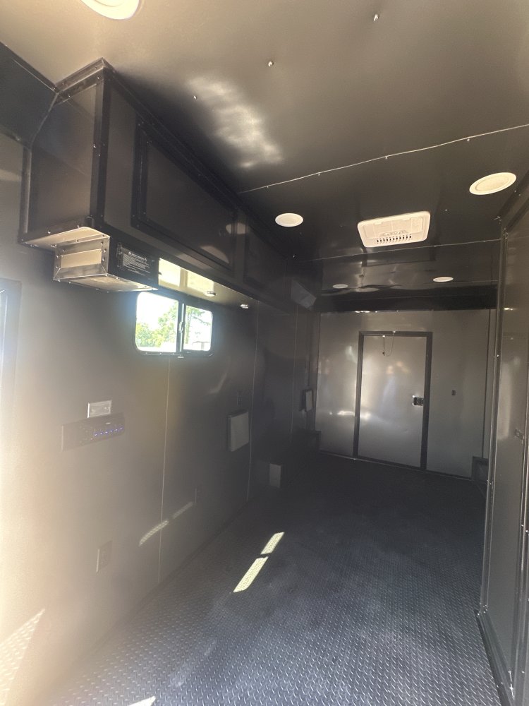 8.5'x34' Panther Enclosed