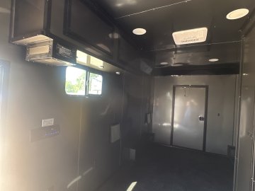 8.5'x34' Panther Enclosed thumbnail 9