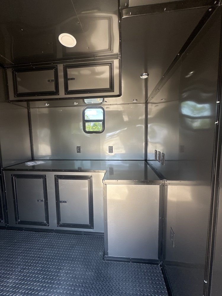 8.5'x34' Panther Enclosed