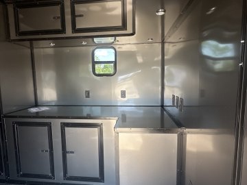 8.5'x34' Panther Enclosed thumbnail 10