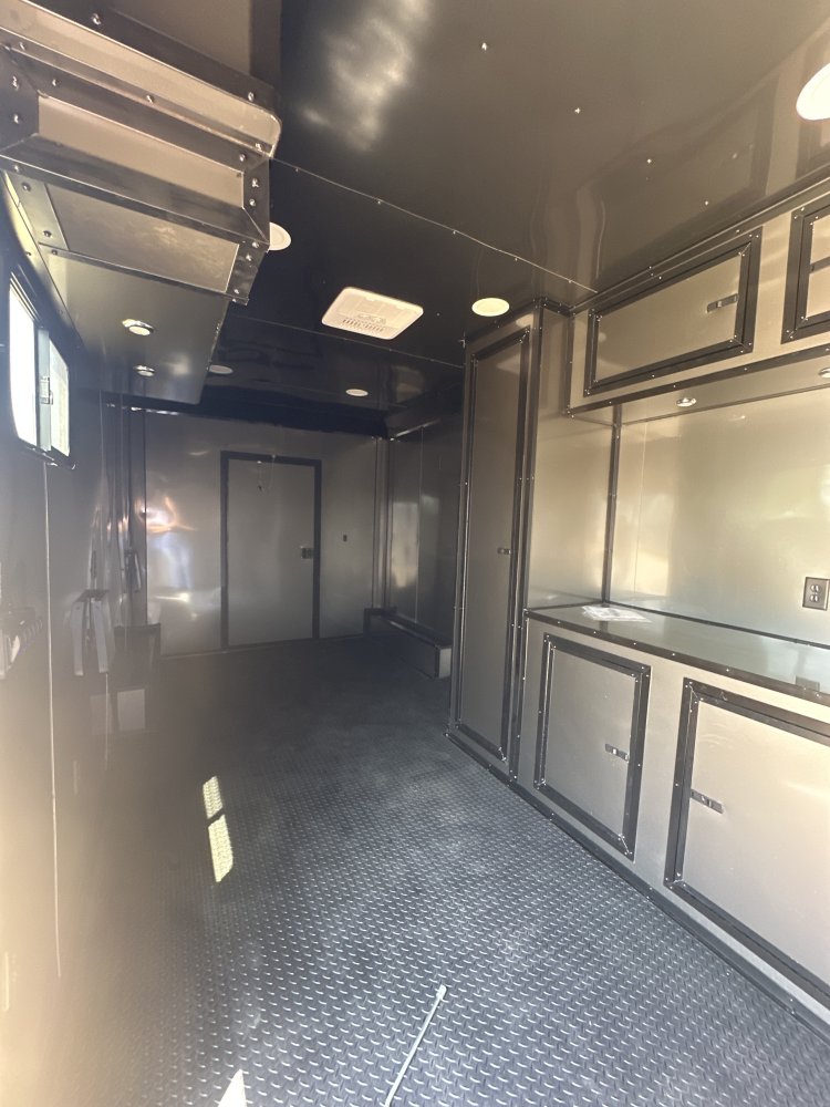 8.5'x34' Panther Enclosed
