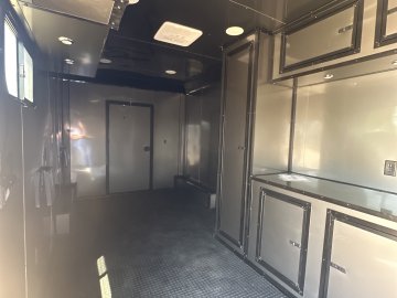 8.5'x34' Panther Enclosed thumbnail 11
