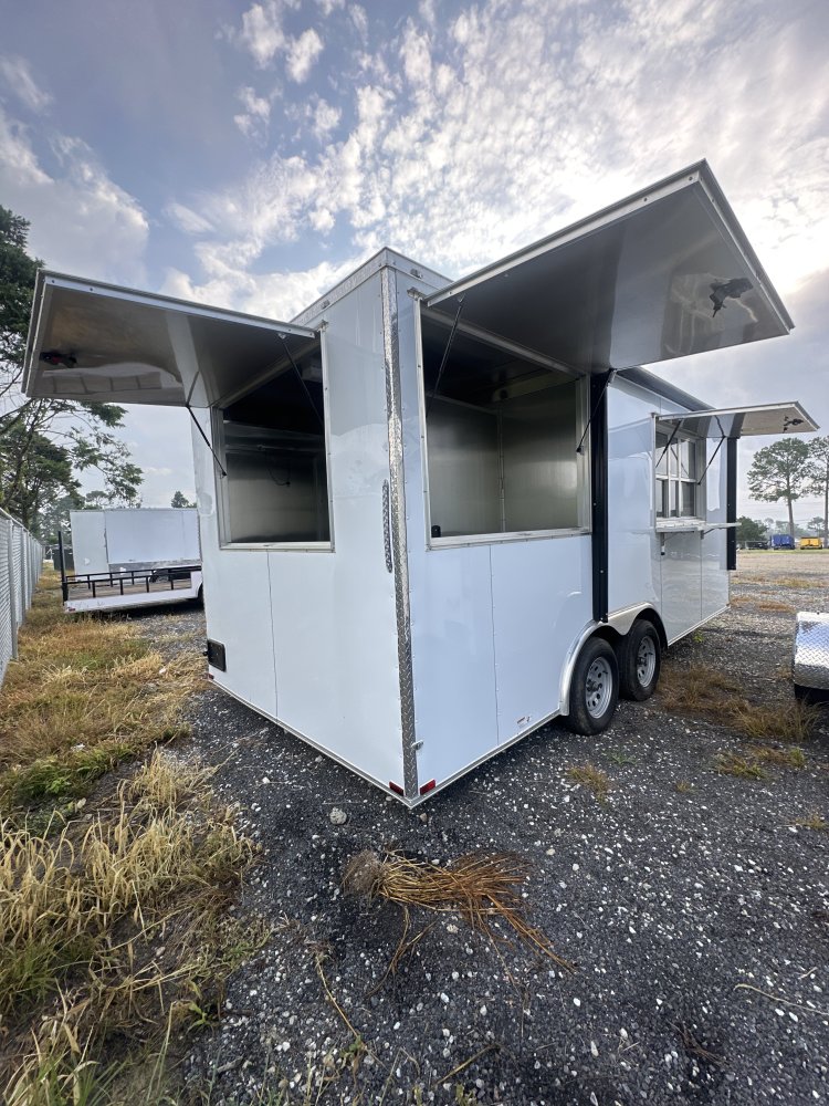 8.5'x18' Panther Enclosed
