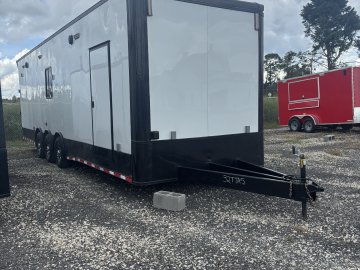 8.5'x32' Panther Enclosed thumbnail 7