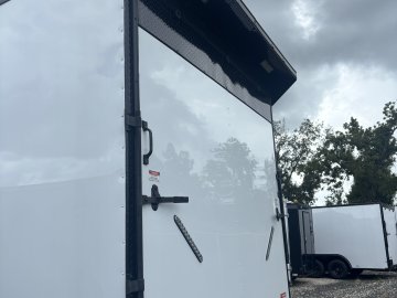 8.5'x32' Panther Enclosed thumbnail 9
