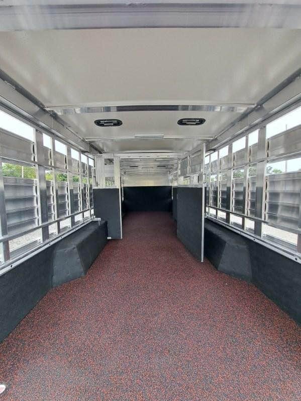 2025 Hart Trailers X28G Club Calf Trailers Stock / Stock Combo Trailer