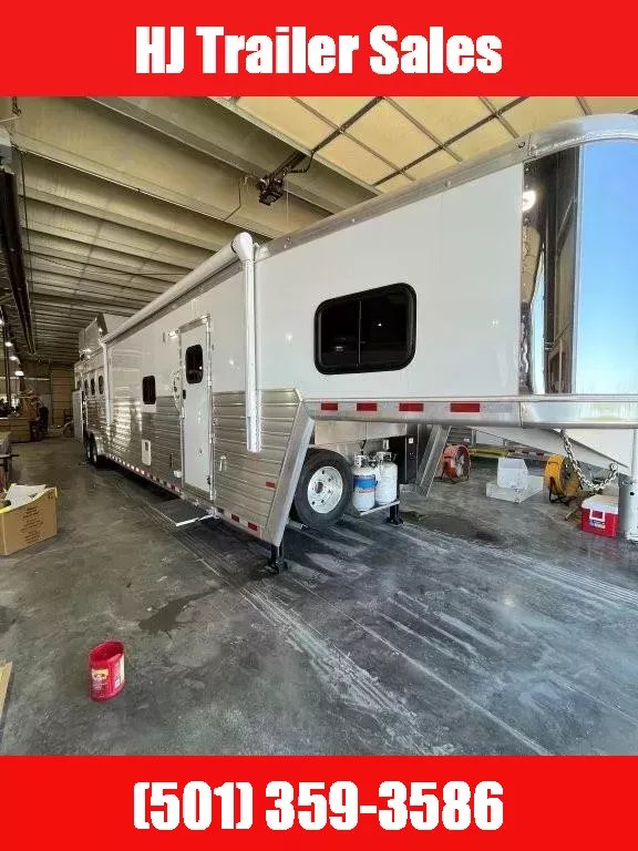 2025 Hart Trailers 4 Horse Slant Trailer w/side load & 15' Trail Boss Interior