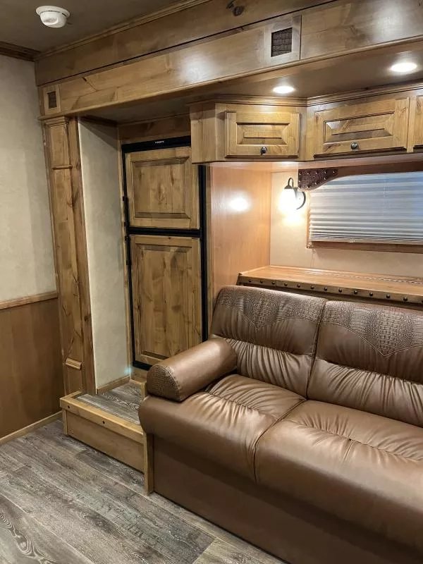 2025 Hart Trailers 4 Horse Slant Trailer w/side load & 15' Trail Boss Interior