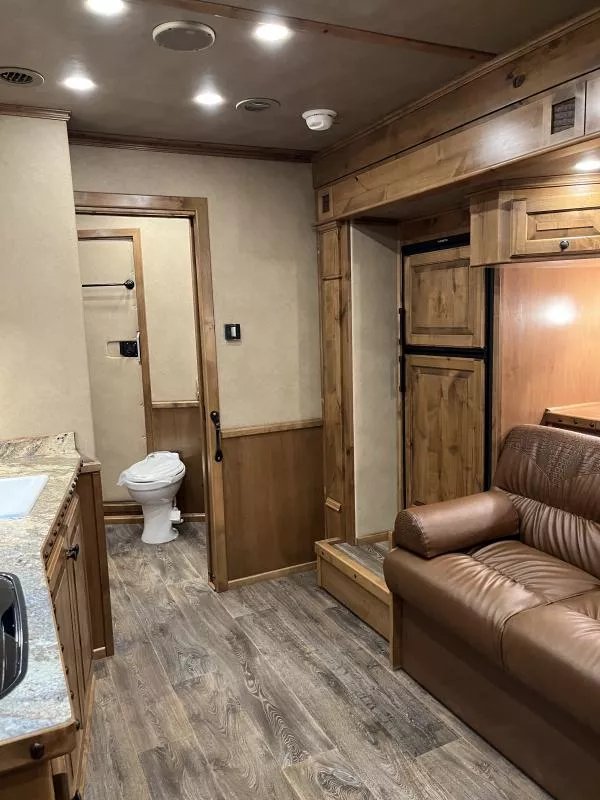 2025 Hart Trailers 4 Horse Slant Trailer w/side load & 15' Trail Boss Interior