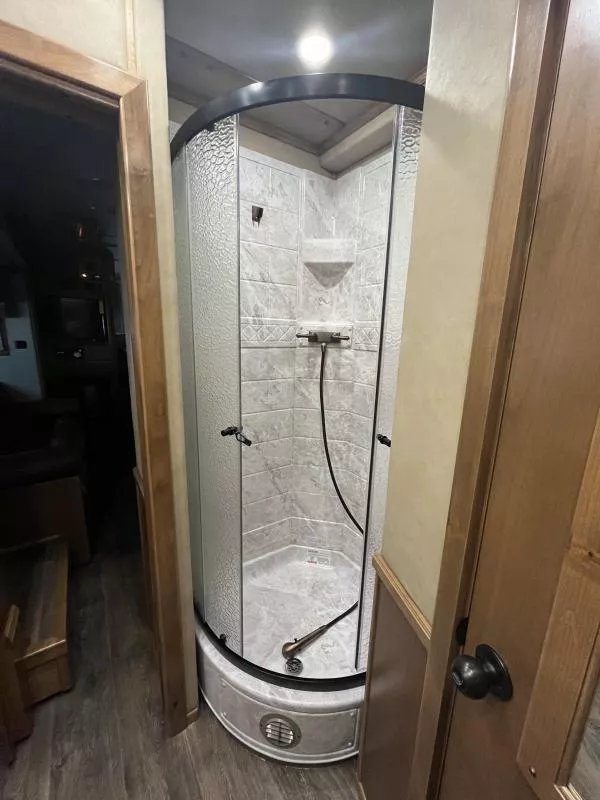 2025 Hart Trailers 4 Horse Slant Trailer w/side load & 15' Trail Boss Interior