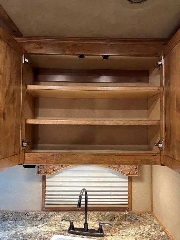 2025 Hart Trailers 4 Horse Slant Trailer w/side load & 15' Trail Boss Interior