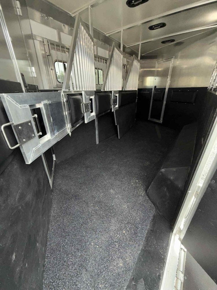 CHRISTMAS SPECIAL! 2025 Hart Trailers 4 Horse Slant Trailer w/side load & 15' Trail Boss Interior