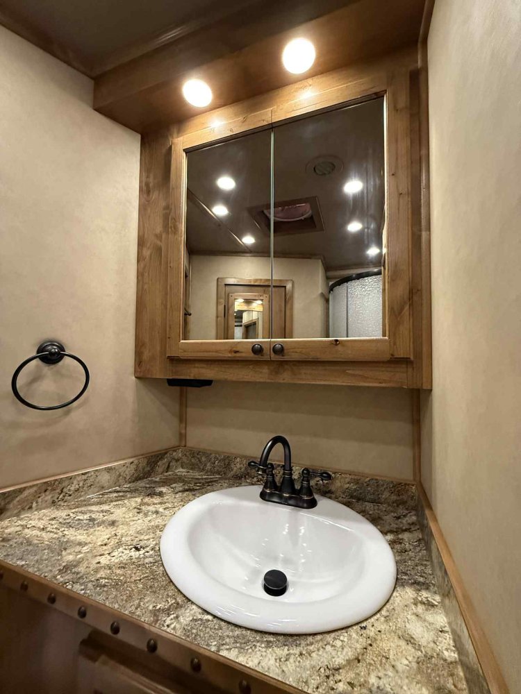 CHRISTMAS SPECIAL! 2025 Hart Trailers 4 Horse Slant Trailer w/side load & 15' Trail Boss Interior