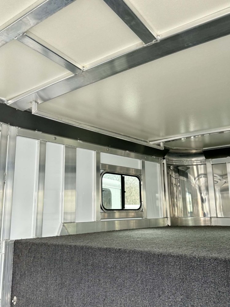 2026 Hart Trailers Solution 4 Horse Slant Gooseneck Trailer