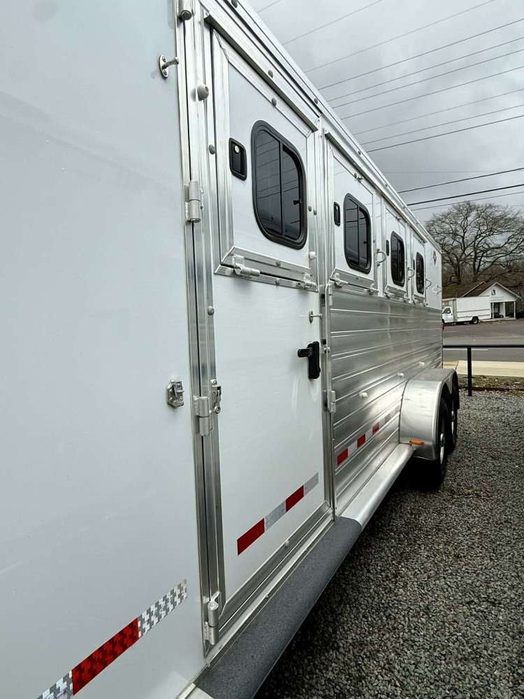 2026 Hart Trailers Solution 4 Horse Slant Gooseneck Trailer