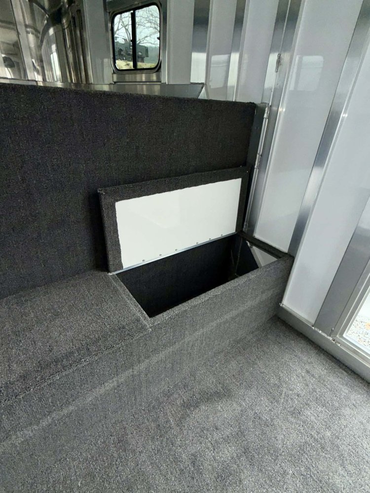 2026 Hart Trailers Solution 4 Horse Slant Gooseneck Trailer