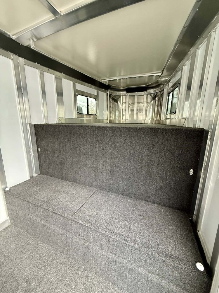 2026 Hart Trailers Solution 4 Horse Slant Gooseneck Trailer