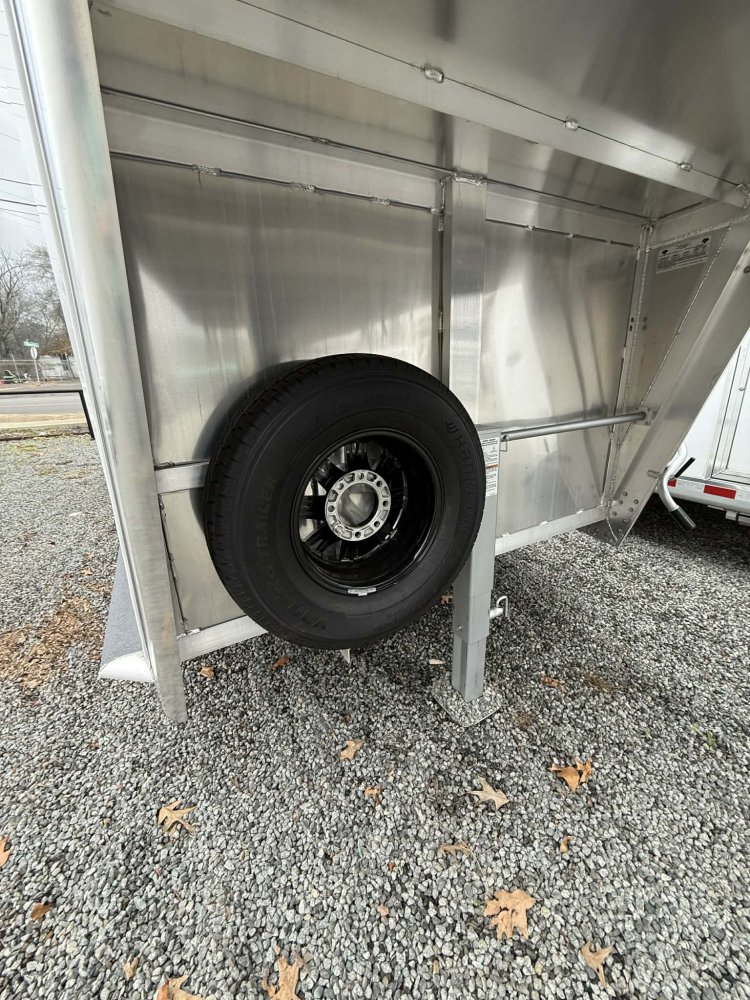 2026 Hart Trailers Solution 4 Horse Slant Gooseneck Trailer