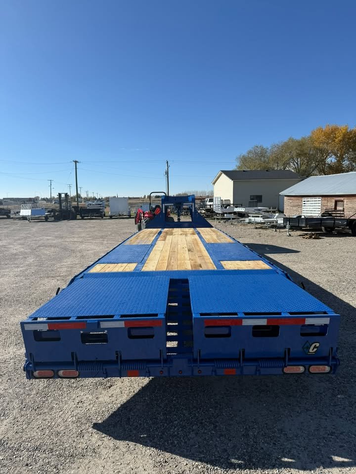 2026 Diamond C Trailers FMAX210-30' MR Gooseneck Flatbed