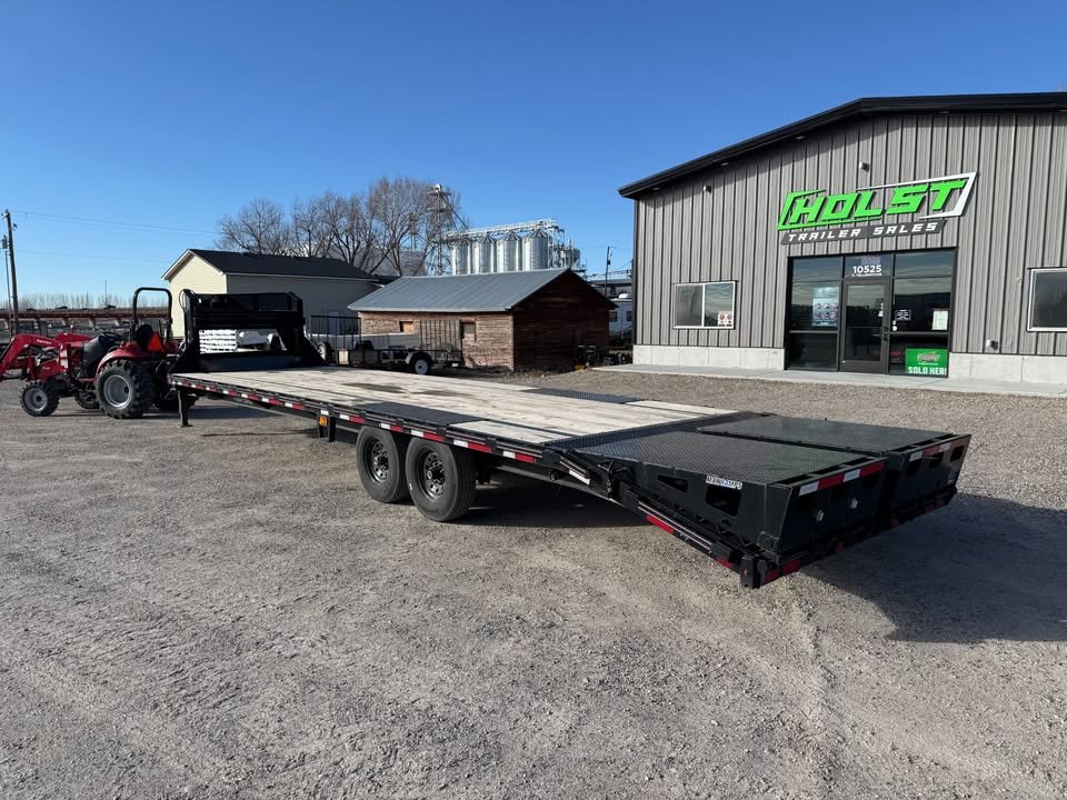 2022 Diamond C FMAX207-30' MR Gooseneck Flatbed