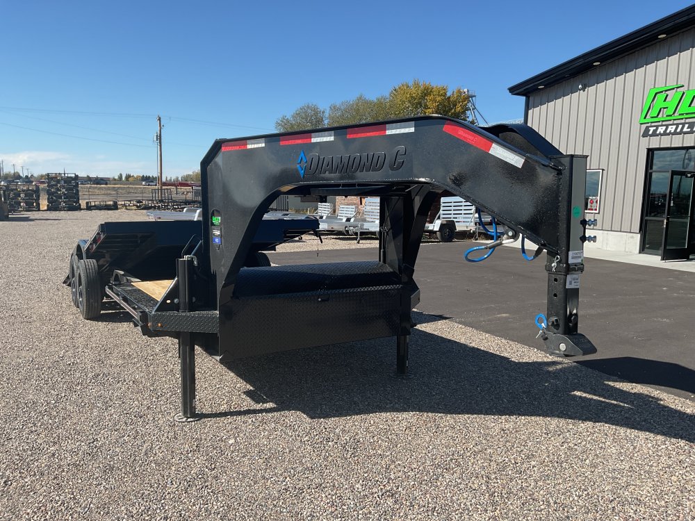 2027 Diamond C HXD210 - 102" X 24' GOOSENECK Equipment