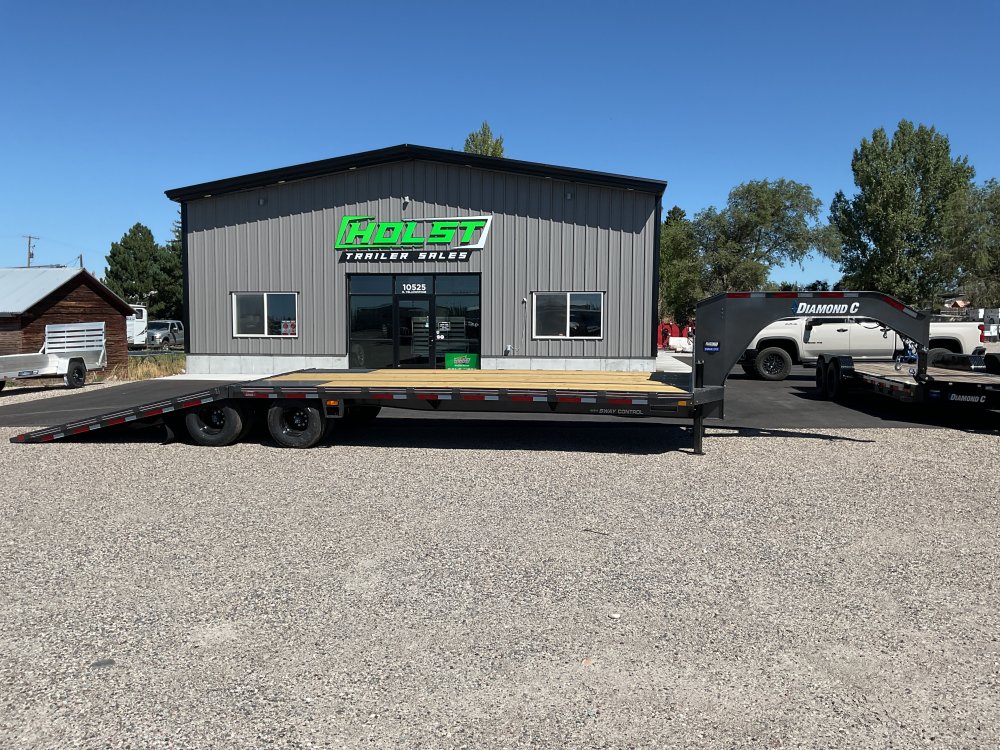 2027 Diamond C FMAX210-32' Hydraulic Dove Tail Gooseneck Flatbed