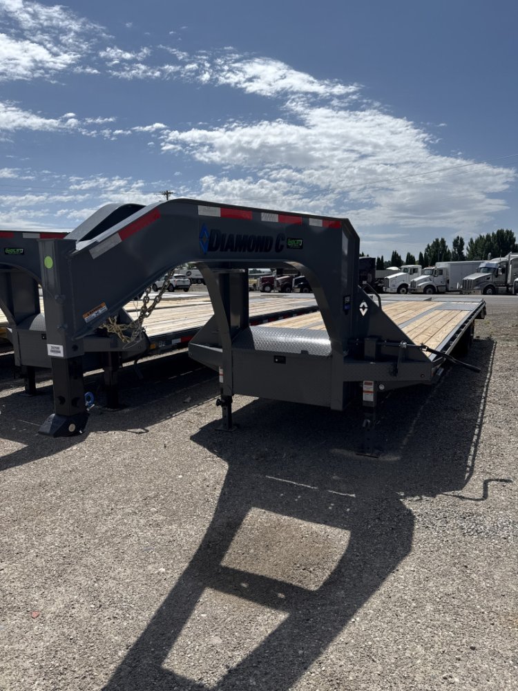 2025 Diamond C Trailers FMAX212 32' MAX RAMP Equipment Trailer