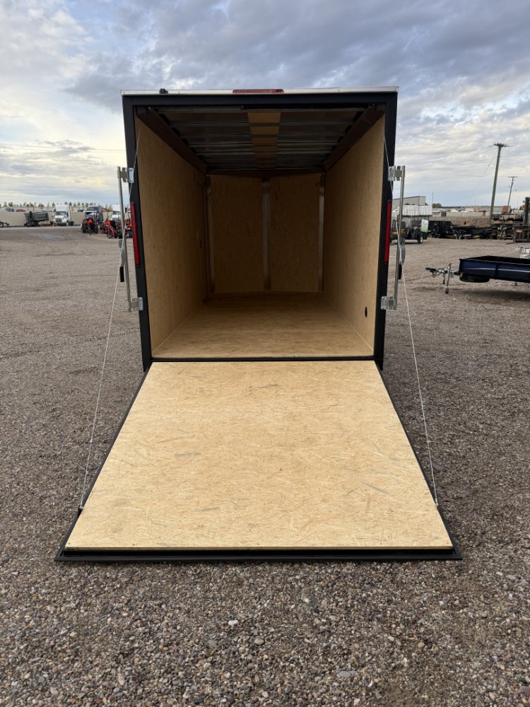 2026 Cargo Express 7X16 EX DLX V NOSE 7K RAMP Cargo / Enclosed Trailer