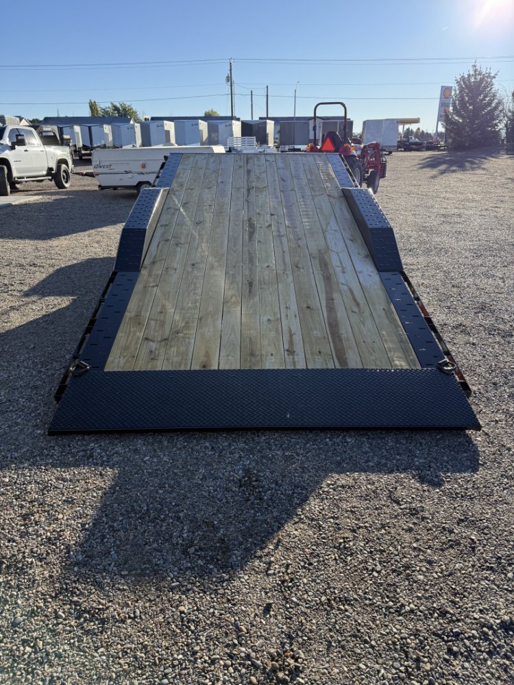 2026 Diamond C Trailers HXD208-22' Equipment Trailer