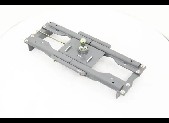 B&W Gooseneck Mounting Kit w/ Center (Ford)