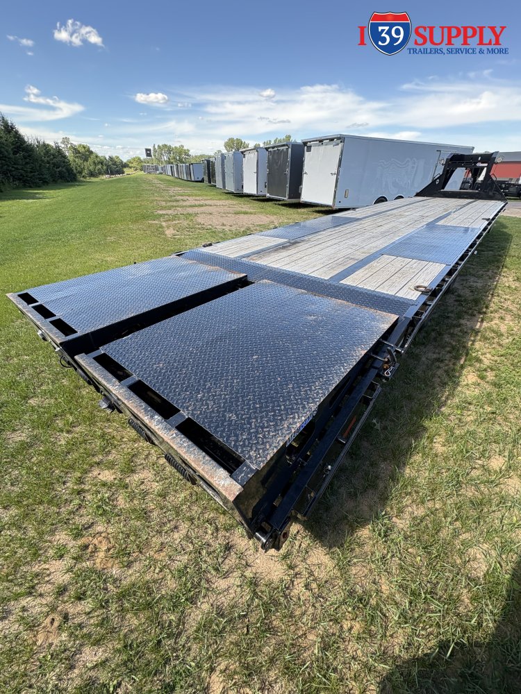 102"x35' Diamond C Gooseneck