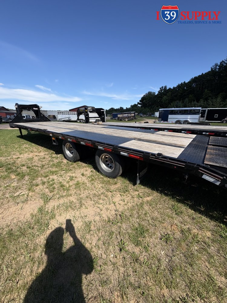 102"x35' Diamond C Gooseneck
