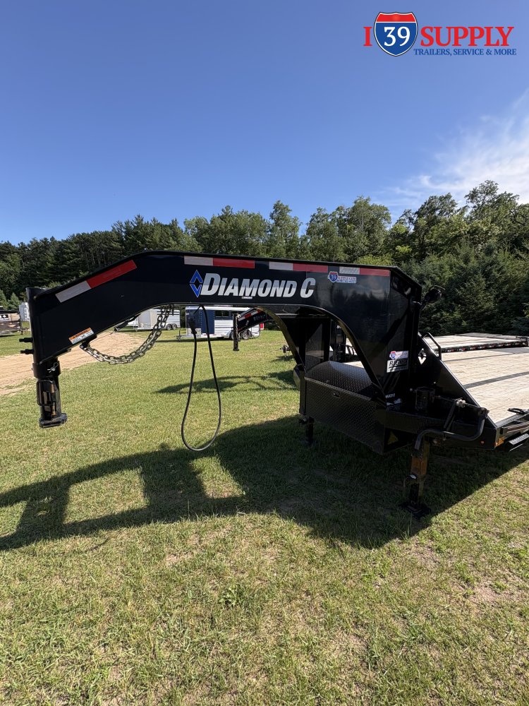 102"x35' Diamond C Gooseneck