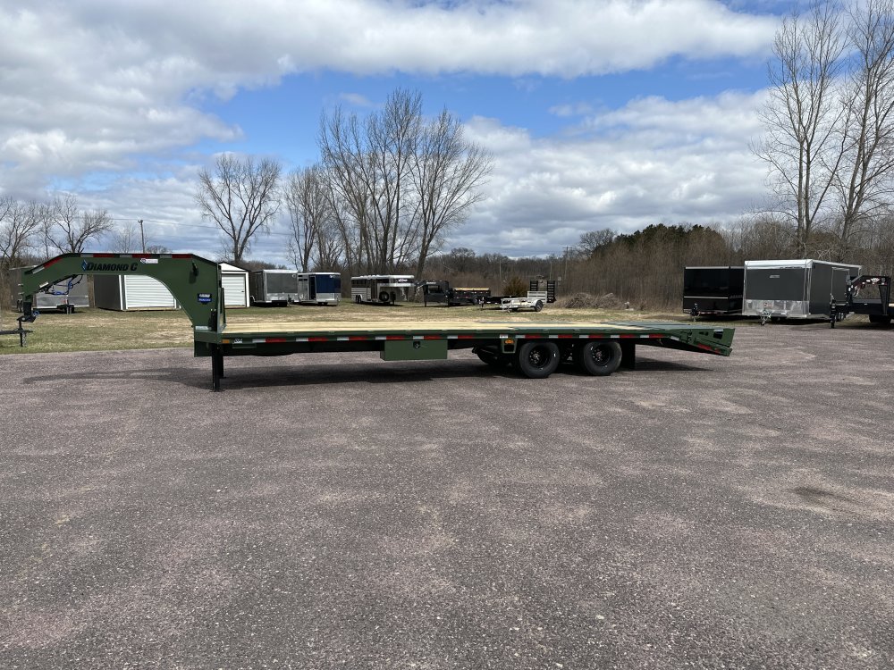 Diamond C FMAX 210 Max Ramps 30x102 Gooseneck Trailer
