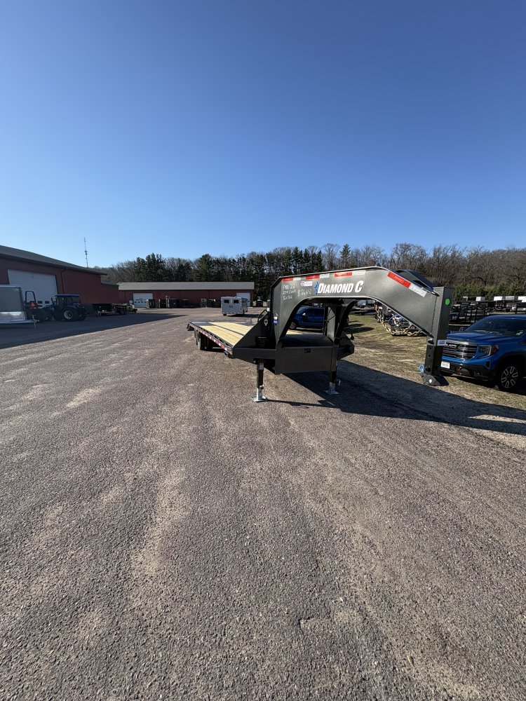 Diamond C FMAX 212 25.9K Max Ramps 32x102 Gooseneck Trailer