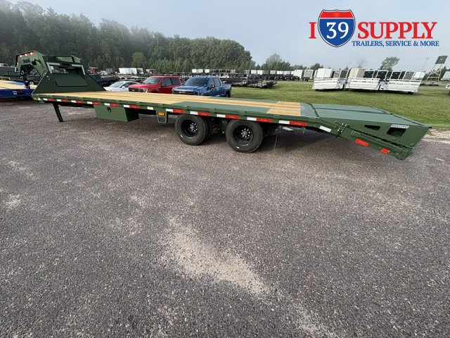 Diamond C Diamond C FMAX 210 Max Ramps 30x102 Gooseneck Trailer