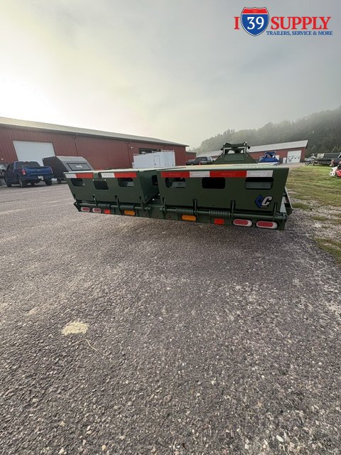 Diamond C Diamond C FMAX 210 Max Ramps 30x102 Gooseneck Trailer