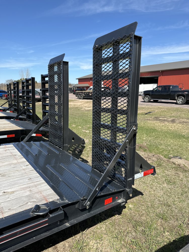 Diamond C LPX 207 20X82 Equipment Trailer