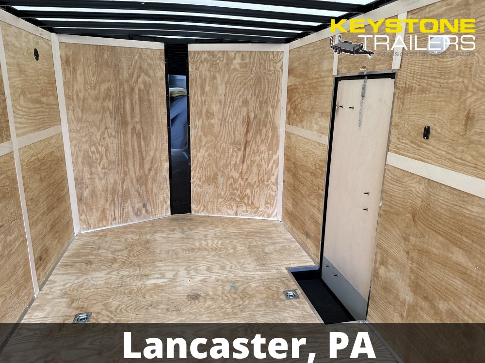 2027 Homesteader - 824IH - Black - 8.5'x24' - 9,950#