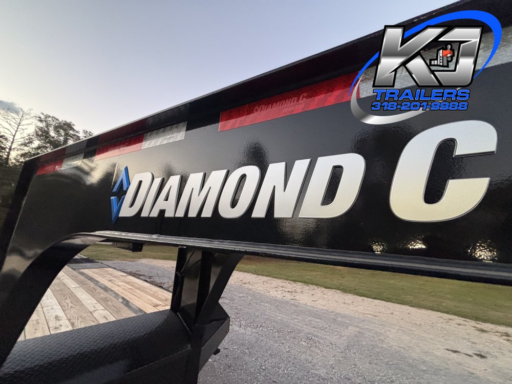 102"x30' Diamond C Gooseneck