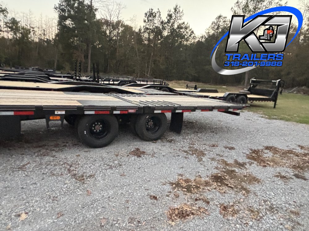 102"x30' Diamond C Gooseneck