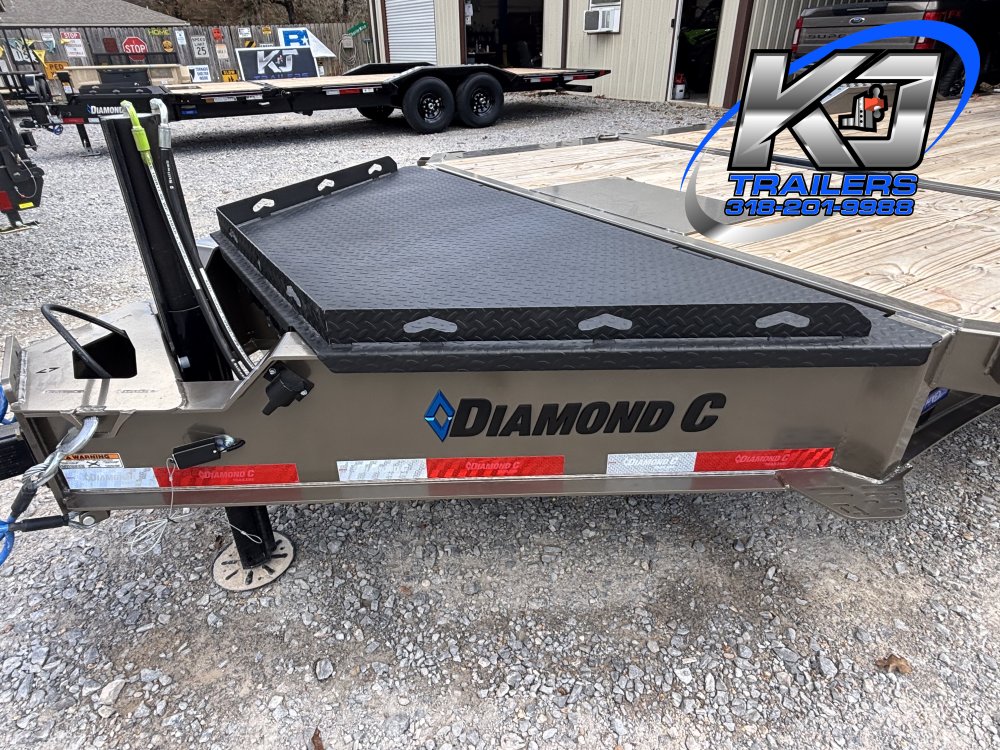 102"x22' Diamond C Equipment